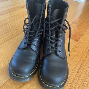 Doc Martens size 7, black leather, excellent condition